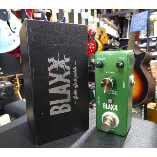 Affordable fuzz pedal in great condition.
