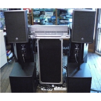 Powerful PA system with sturdy cabinets designed for the rigours of the road. Fantastic sound and great build quality. Excellent condition. Costs about &pound;2100 new!