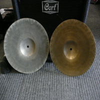 Very old 11" hihats made in Turkey.&nbsp; These are the 'Constantinople' era cymbals and date from between 1913 and 1930.