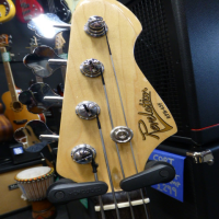 <p>Lovely fretless P bass by Revelation.</p><p>Condition: tiny chip in the headstock, otherwise excellent.</p>