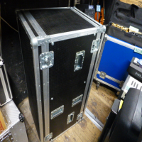 <p>Heavy-duty full flightcase for 19'' rack units.</p><p>Removable front and back.</p><p><br /></p>