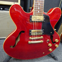 <p>Awesome 335 copy with cherry red finish, gold hardware, superb playability and tone.&nbsp; Made in Korea.</p><p>Great condition.</p>