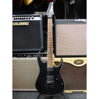 Awesome locking-system guitar in pretty much mint condition!<br />