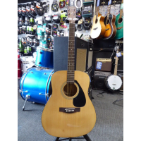 Classic entry-level acoustic guitar by Yamaha.&nbsp; Excellent condition.