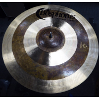 <p>Awesome 16" crash cymbal.</p><p>Condition: One tiny dent in the side, otherwise excellent.</p>