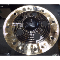 <p>Lovely 16" china cymbal.</p><p>No cracks or keyholing.&nbsp; One tiny dent in the side.</p>