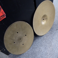 Quality 14" hi hats.&nbsp; No cracks or keyhole.