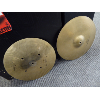 Quality 14" hi hats.&nbsp; No cracks or keyhole.