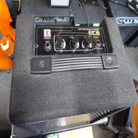 Lovely little bass guitar amplifier in great condition.&nbsp; Perfect for beginners.