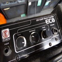 Lovely little bass guitar amplifier in great condition.&nbsp; Perfect for beginners.