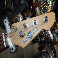 <p>Decent entry-level short-scale bass in excellent condition.</p><p>Includes bag and strap.</p>