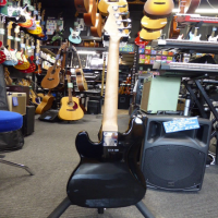 <p>Decent entry-level short-scale bass in excellent condition.</p><p>Includes bag and strap.</p>