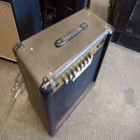 Awesome 30 watt multi-effects guitar amplifier in great condition.