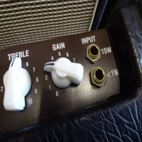 <p>Compact 15 watt/1 watt valve guitar amplifier in excellent condition.</p>