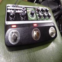 <p style="margin:0in;font-family:Calibri;font-size:11.0pt;">Authentically
recreates the sound and behaviour of the legendary Roland RE-201 Space Echo</p><p style="margin:0in;font-family:Calibri;font-size:11.0pt;"></p><p style="margin:0in;font-family:Calibri;font-size:11.0pt;">Classic multi-head
tape echo sound with expanded delay time</p><p style="margin:0in;font-family:Calibri;font-size:11.0pt;"></p><p style="margin:0in;font-family:Calibri;font-size:11.0pt;">Original three-head
configuration plus additional tape head for 12 unique echo combinations</p><p style="margin:0in;font-family:Calibri;font-size:11.0pt;"></p><p style="margin:0in;font-family:Calibri;font-size:11.0pt;">Independent stereo
reverb section with original spring reverb type plus hall, plate, room, and
ambience</p><p style="margin:0in;font-family:Calibri;font-size:11.0pt;"></p><p style="margin:0in;font-family:Calibri;font-size:11.0pt;">Saturation control
for adding magnetic tape compression and preamp coloration</p><p style="margin:0in;font-family:Calibri;font-size:11.0pt;"></p><p style="margin:0in;font-family:Calibri;font-size:11.0pt;">Wow &amp; Flutter
control for introducing varying levels of natural tape modulation</p><p style="margin:0in;font-family:Calibri;font-size:11.0pt;"></p><p style="margin:0in;font-family:Calibri;font-size:11.0pt;">Choose between new
and aged tape conditions</p><p style="margin:0in;font-family:Calibri;font-size:11.0pt;"></p><p style="margin:0in;font-family:Calibri;font-size:11.0pt;">Selectable input
modes for optimum performance with instruments and line-level gear</p><p style="margin:0in;font-family:Calibri;font-size:11.0pt;"></p><p style="margin:0in;font-family:Calibri;font-size:11.0pt;">Warp and Twist
effects with footswitch control</p><p style="margin:0in;font-family:Calibri;font-size:11.0pt;"></p><p style="margin:0in;font-family:Calibri;font-size:11.0pt;">Select between the
unprocessed analog dry signal or the modeled sound of the original Space Echo
preamp</p><p style="margin:0in;font-family:Calibri;font-size:11.0pt;"></p><p style="margin:0in;font-family:Calibri;font-size:11.0pt;">Four onboard
memories plus the current panel settings</p><p style="margin:0in;font-family:Calibri;font-size:11.0pt;"></p><p style="margin:0in;font-family:Calibri;font-size:11.0pt;">Save and select 127
memories via external MIDI program change</p><p style="margin:0in;font-family:Calibri;font-size:11.0pt;"></p><p style="margin:0in;font-family:Calibri;font-size:11.0pt;">Tap tempo and
carryover functions</p><p style="margin:0in;font-family:Calibri;font-size:11.0pt;"></p><p style="margin:0in;font-family:Calibri;font-size:11.0pt;">True stereo input
and output</p><p style="margin:0in;font-family:Calibri;font-size:11.0pt;"></p><p style="margin:0in;font-family:Calibri;font-size:11.0pt;">Expandable control
via external footswitches, an expression pedal, or MIDI</p>