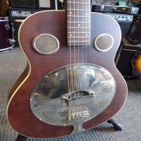 Affordable resonator with great tone and playability.&nbsp; Excellent condition.