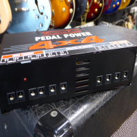 <p>Quality powerbank for guitar pedals.&nbsp; Includes bracket for mounting to pedal boards, mains lead, and multiple pedal power leads.</p><p>Good condition.</p>