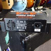 <p>Quality powerbank for guitar pedals.&nbsp; Includes bracket for mounting to pedal boards, mains lead, and multiple pedal power leads.</p><p>Good condition.</p>
