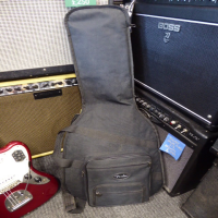 <p>2014 Mexican-made Jaguar with a factory road worn finish.&nbsp; Includes padded Fender bag.</p><p>Great condition.</p>