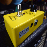 <p>Quality chorus pedal by MXR.&nbsp; Includes original box and instructions.</p><p>Condition: A couple of little chips, otherwise excellent.</p>