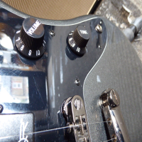 <p>Discontinued Jazzmaster with active circuit, twin humbucking pickups, stoptail bridge, Graphite Metallic finish, and matching headstock.</p><p>Condition: A little chip in the headstock finish near the truss rod cavity, otherwise excellent.</p>