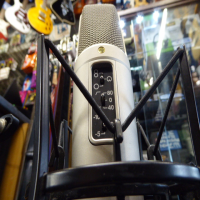 <p>Great wide-diaphragm condenser microphone with polar patterns, bass roll-off and sensitivity controls.</p><p>Highly-regarded within the industry as a very versatile microphone for any project studio.</p><p>Sounds smooth and detailed on vocals. Also great on acoustic instruments.</p><p>Very low noise specs make it an ideal choice for recording in untreated rooms or where external noise is present.</p><p>Excellent condition, with original shockmount and popper stopper.</p>