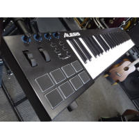 <p>49
full-size velocity-sensitive keys and Octave Up/Down buttons.</p><p>You can expand
the keyboard to the full melodic range and play bass lines, chords, and
melodies. </p><p>V49 also features four assignable knobs and buttons for manipulating
effect plugins and virtual instruments: open and close filters, adjust volume
levels, activate effects, tweak parameters, and more. </p><p>Eight velocity-sensitive
backlit pads allow you to launch clips or finger drum with exceptional
response, and pitch and modulation wheels expand the expressive capabilities of
your performing.</p>