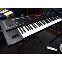 <p style="margin:0in;margin-left:.375in;font-family:Calibri;font-size:11.0pt;">On
stage or in the streets, the JUNO-Di is a traveling musician&rsquo;s dream. It&rsquo;s
lightweight, it can run on batteries, and it&rsquo;s easy to use, yet it performs and
sounds like a heavyweight synth. It&rsquo;s packed with a wide variety of top-quality
sounds &mdash; over 1,000 to choose from! It has a friendly &ldquo;direct access&rdquo; control
panel for easy editing and a Song Player for larger-than-life performances.
First-timers and pros alike will love this friendly, portable, great-sounding
synth.</p><p style="margin:0in;margin-left:.375in;font-family:Calibri;font-size:11.0pt;"></p><p style="margin:0in;margin-left:.375in;font-family:Calibri;font-size:11.0pt;"></p><p style="margin:0in;margin-left:.375in;font-family:Calibri;font-size:11.0pt;">Mint condition, boxed with manual and original power supply.</p><p style="margin:0in;margin-left:.375in;font-family:Calibri;font-size:11.0pt;"></p>