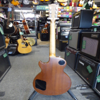 <p>Lovely Gibson Les Paul with original padded bag and case candy.</p><p>This is 3.6kg, making it a good option for someone wanting a lighter Les Paul model than the Standard.</p><p>Condition: A few small marks and dents, nothing major!</p>