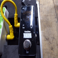 <p>Nice little pedalboard contained in a carry case.&nbsp; Will fit small size pedals (mooer size for example).</p><p>Comes with 5 pedals, power supply, and leads to connect them.</p><p>Near mint condition.</p>