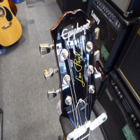 <p>A lovely Les Paul Modern in graphite black finish.</p><p>Mint condition.</p>