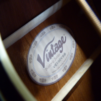 <p>Lovely little electro-acoustic parlour guitar with sunburst finish.</p><p>Mint condition.</p>