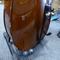 <p>Great learner cello from this well-reputed manufacturer.</p><p>1/4 size.</p><p>An excellent choice for beginners.&nbsp;</p><p></p>