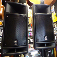 <p>Portable, all-in-one 300-watt (150W + 150W) PA system featuring a detachable 8-channel powered mixer and two passive speakers.</p><p>The mixer fits snugly into the back of one of the speakers.<br /><br />Comes with a dedicated suitcase-style carry bag with wheels, and a pair of tripod stands.<br /><br />Designed for portability and ease of use, it is well-suited for solo performers, duos, small gigs and parties, as well as for presentations</p>