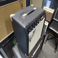 Great little 15 watt bass guitar amplifier in good condition.