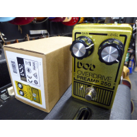 Quality overdrive pedal in mint condition with original box.